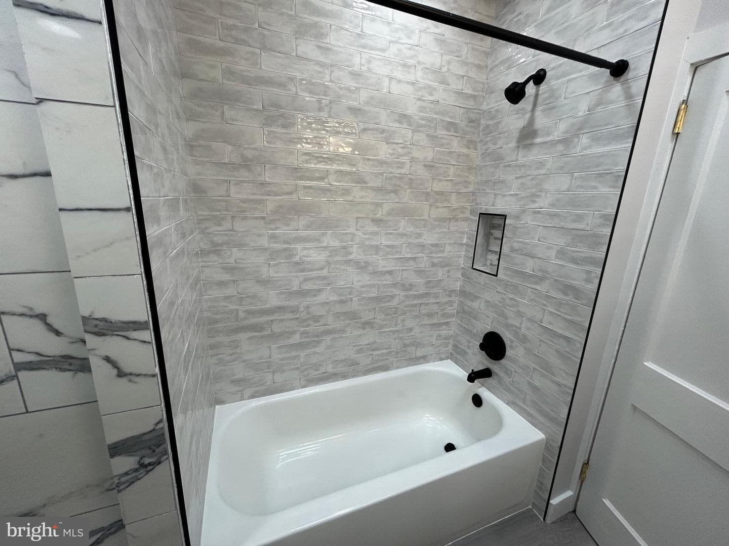 5652 W Berks Street photo 38