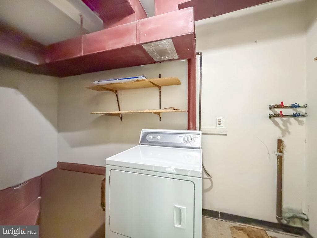 44303 Delaire Landing Road #303 photo 32
