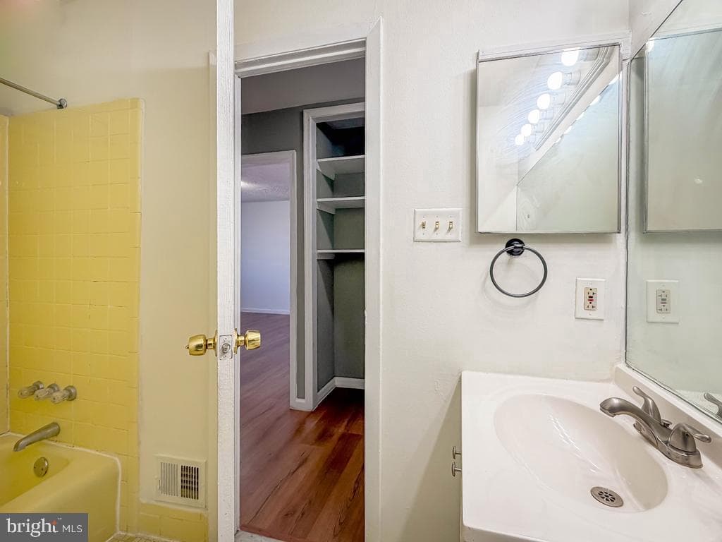 3850 Woodhaven Road #901 photo 23