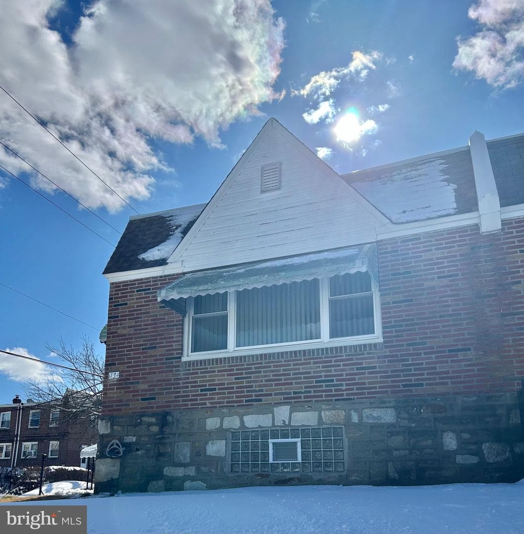 1734 Strahle Street photo 2