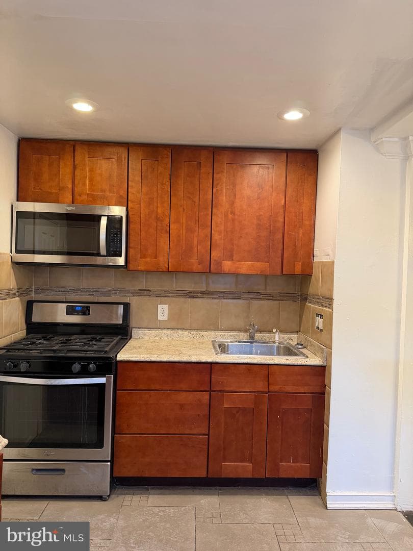 6839 Rodney Street photo 9