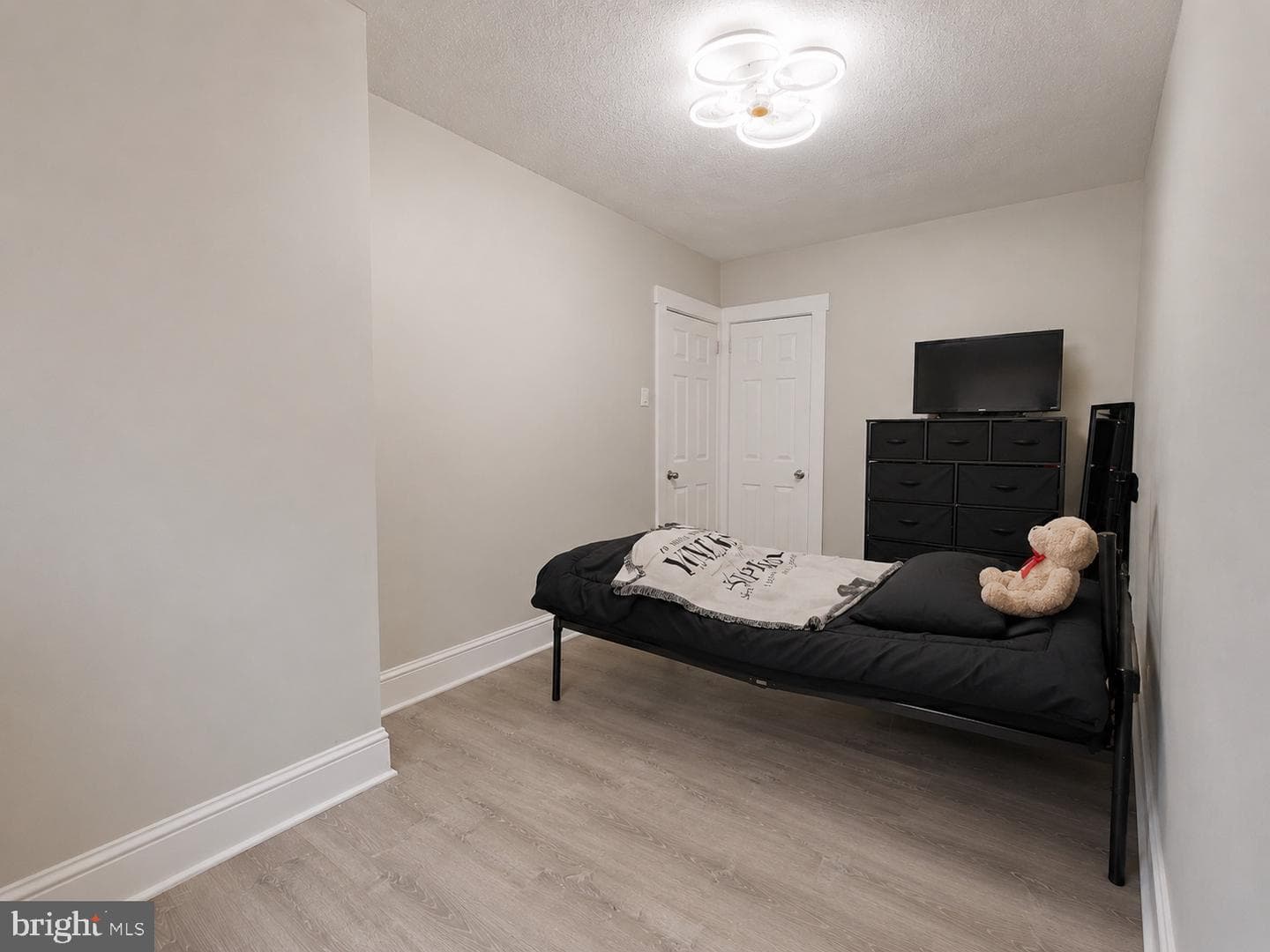 5226 Akron Street photo 9