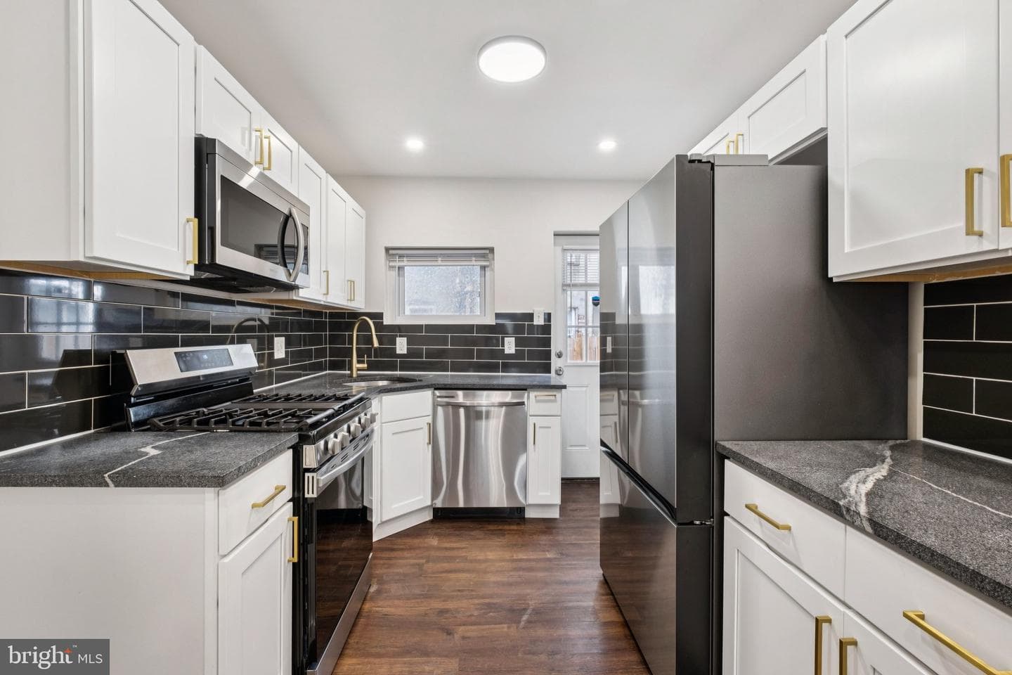 2319 N Hancock Street photo 2