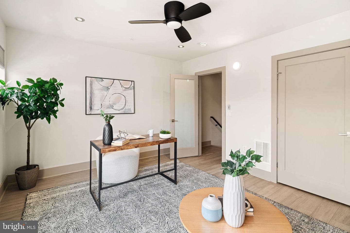 429 Salmon Street photo 16