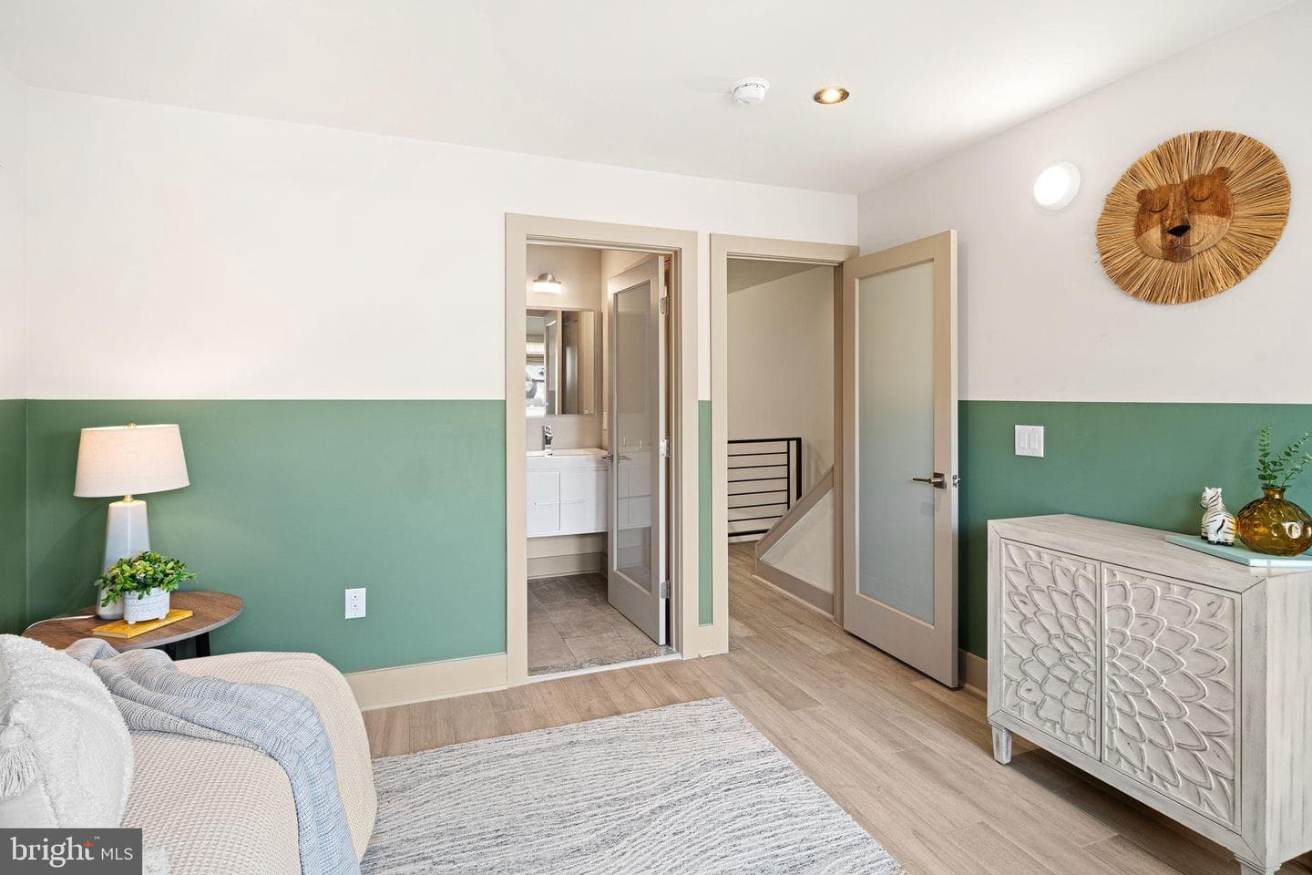 429 Salmon Street photo 25
