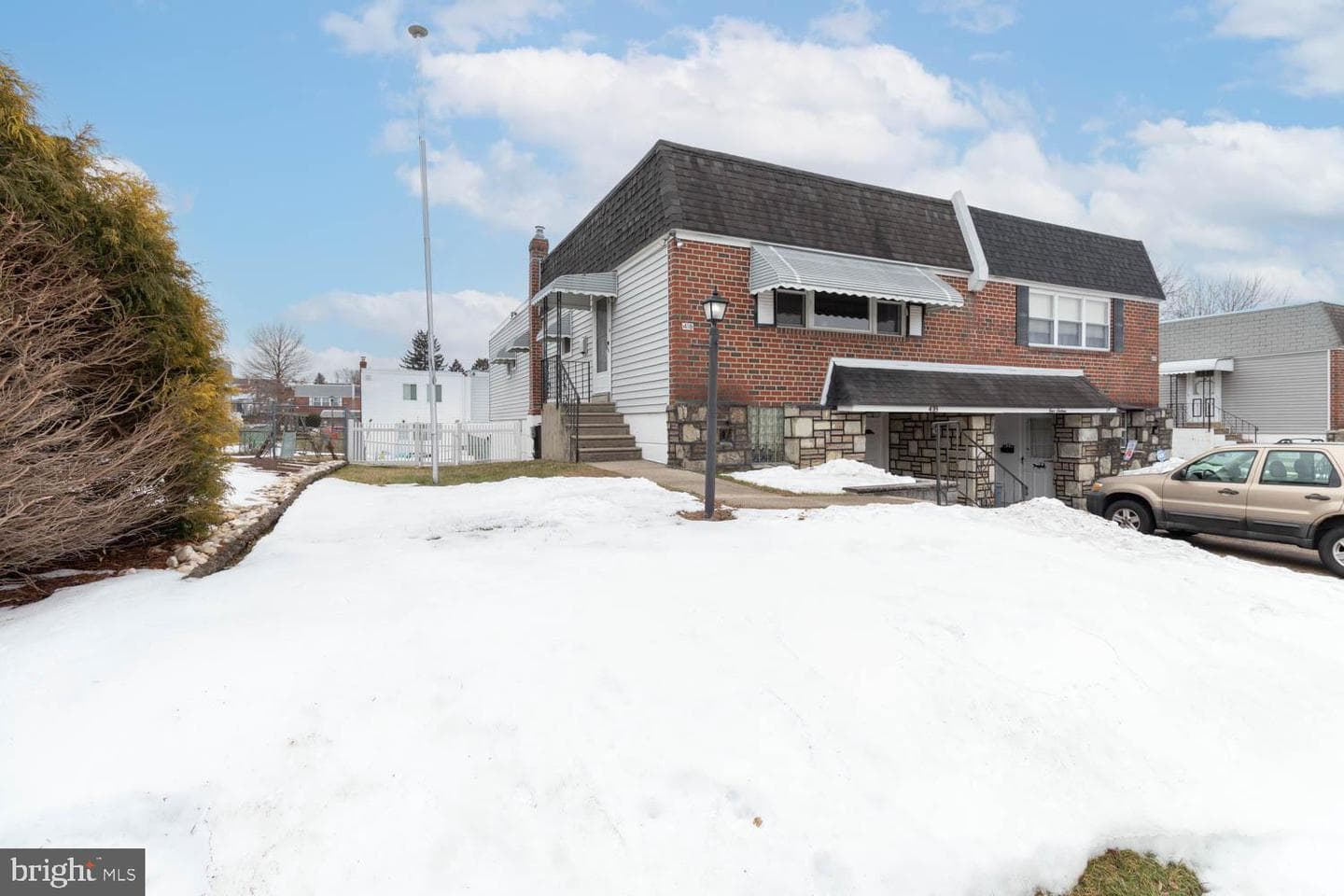 418 Densmore Road photo 3