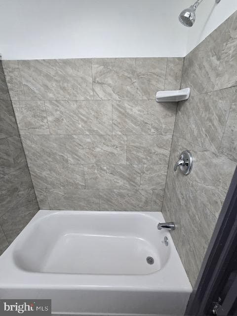 5727 Woodcrest Avenue photo 34