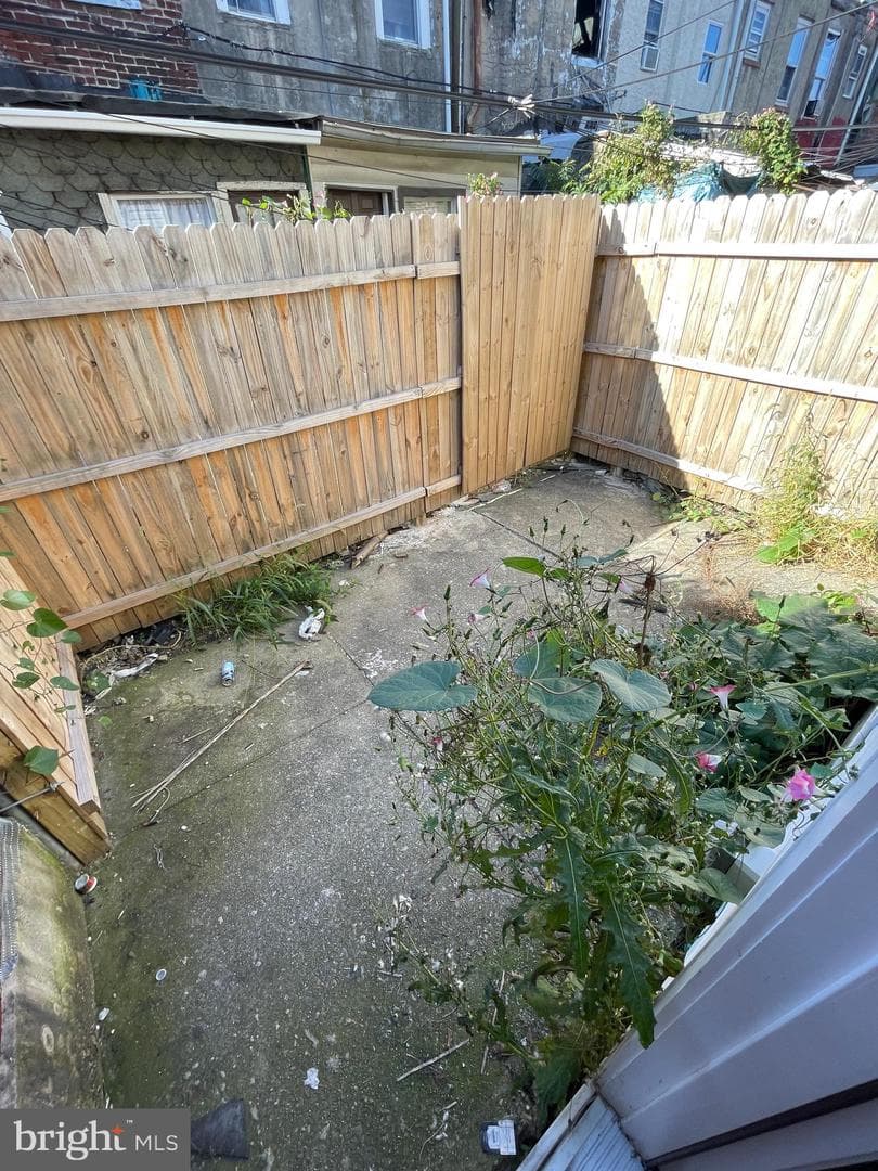 3228 E Street photo 2
