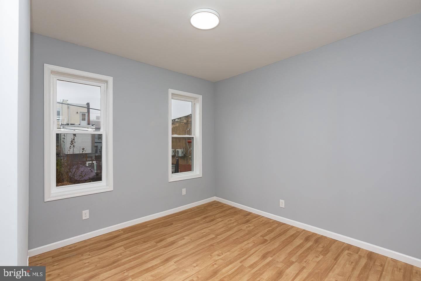 2735 N Waterloo Street photo 22