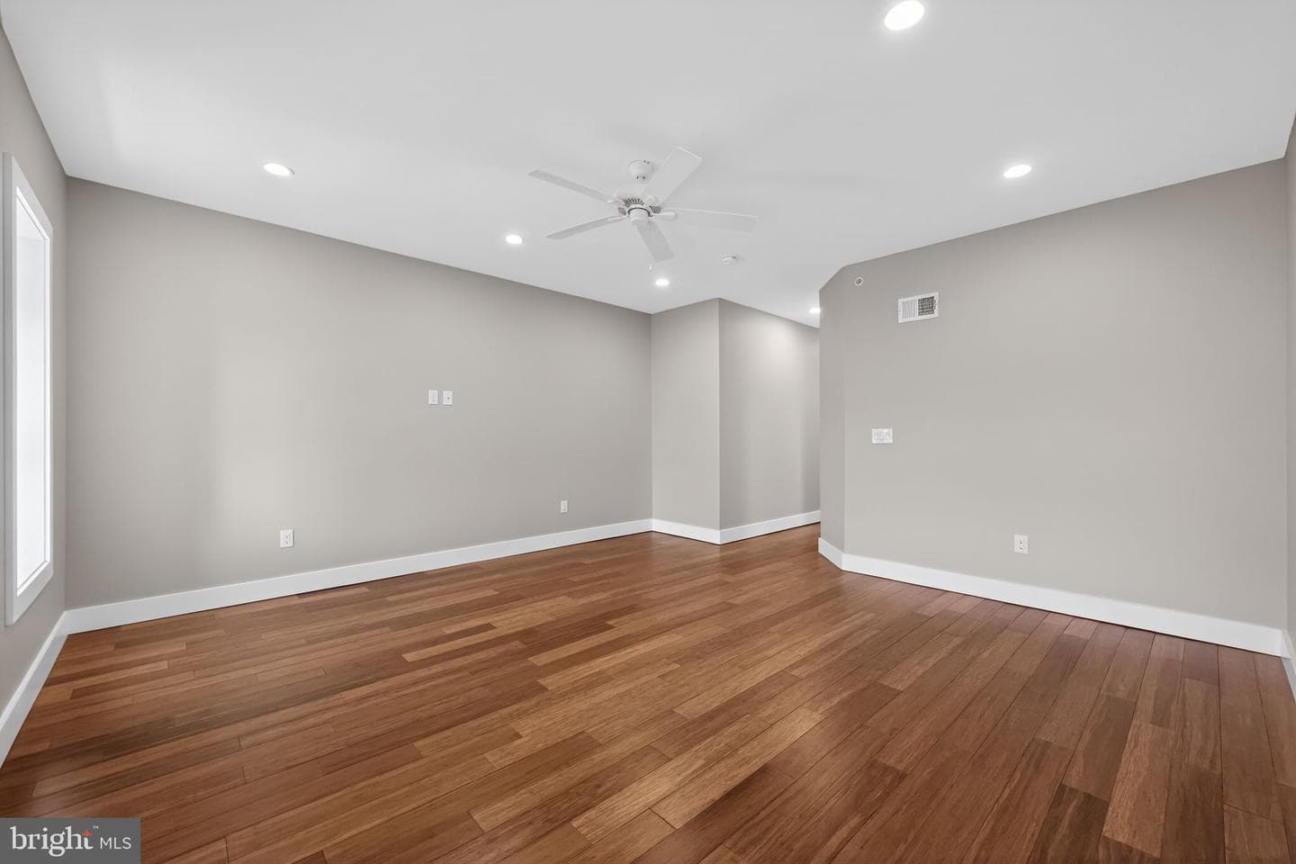 2664 Martha Street photo 6