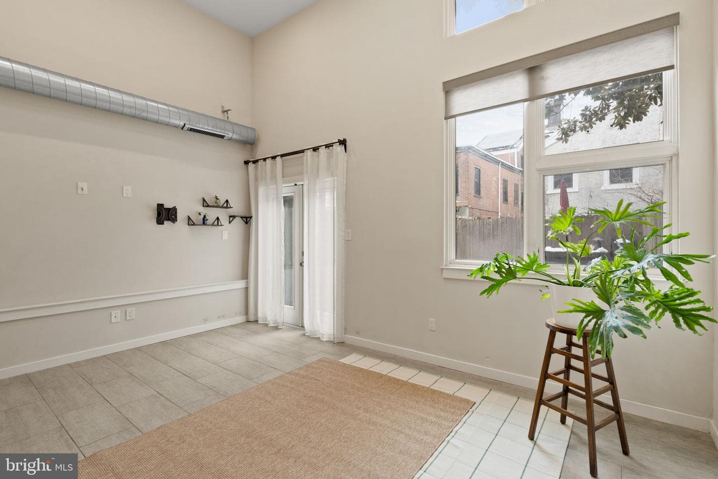 967 N Randolph Street photo 13