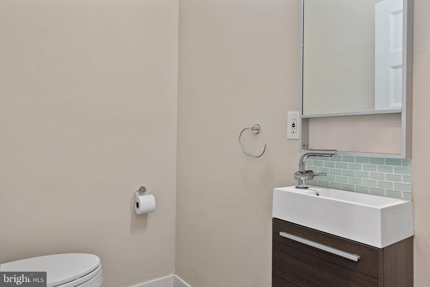 967 N Randolph Street photo 15