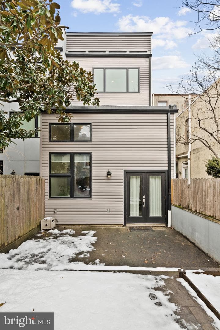 967 N Randolph Street photo 17