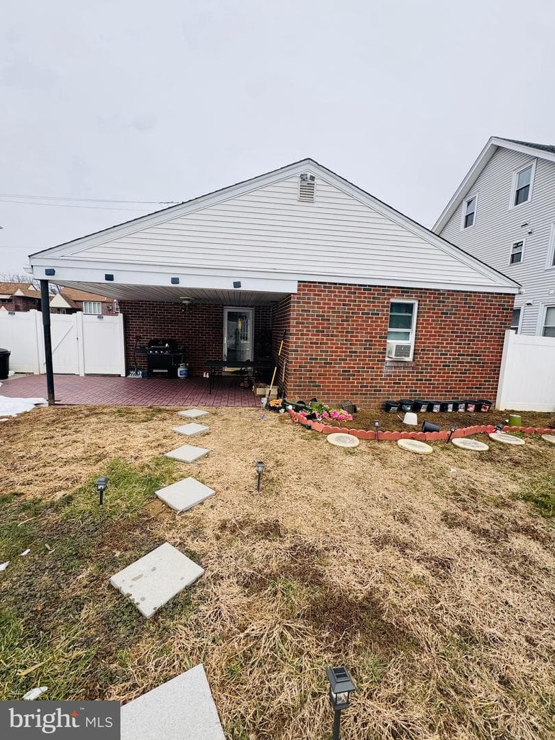 8239 Pine Road photo 14
