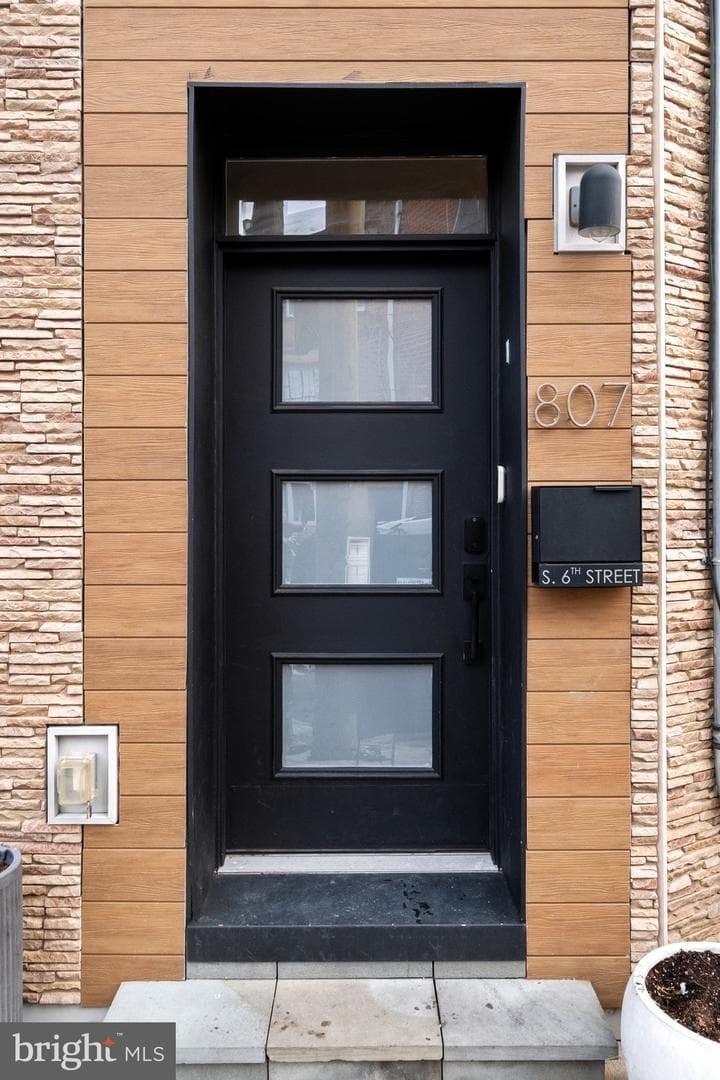 807 S 6th Street photo 44