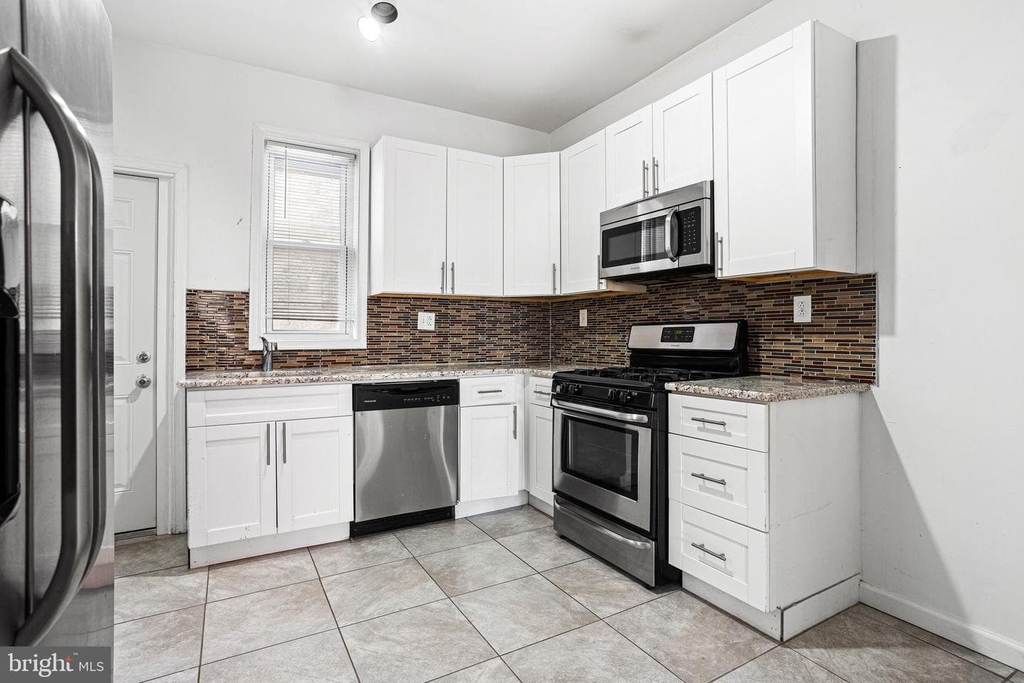 634 Cross Street photo 7
