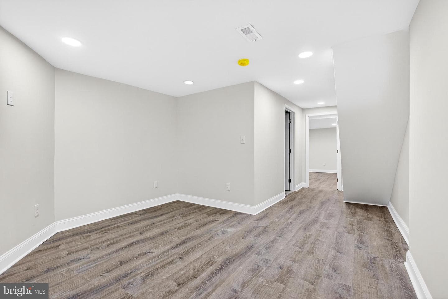 5965 Chester Avenue photo 10