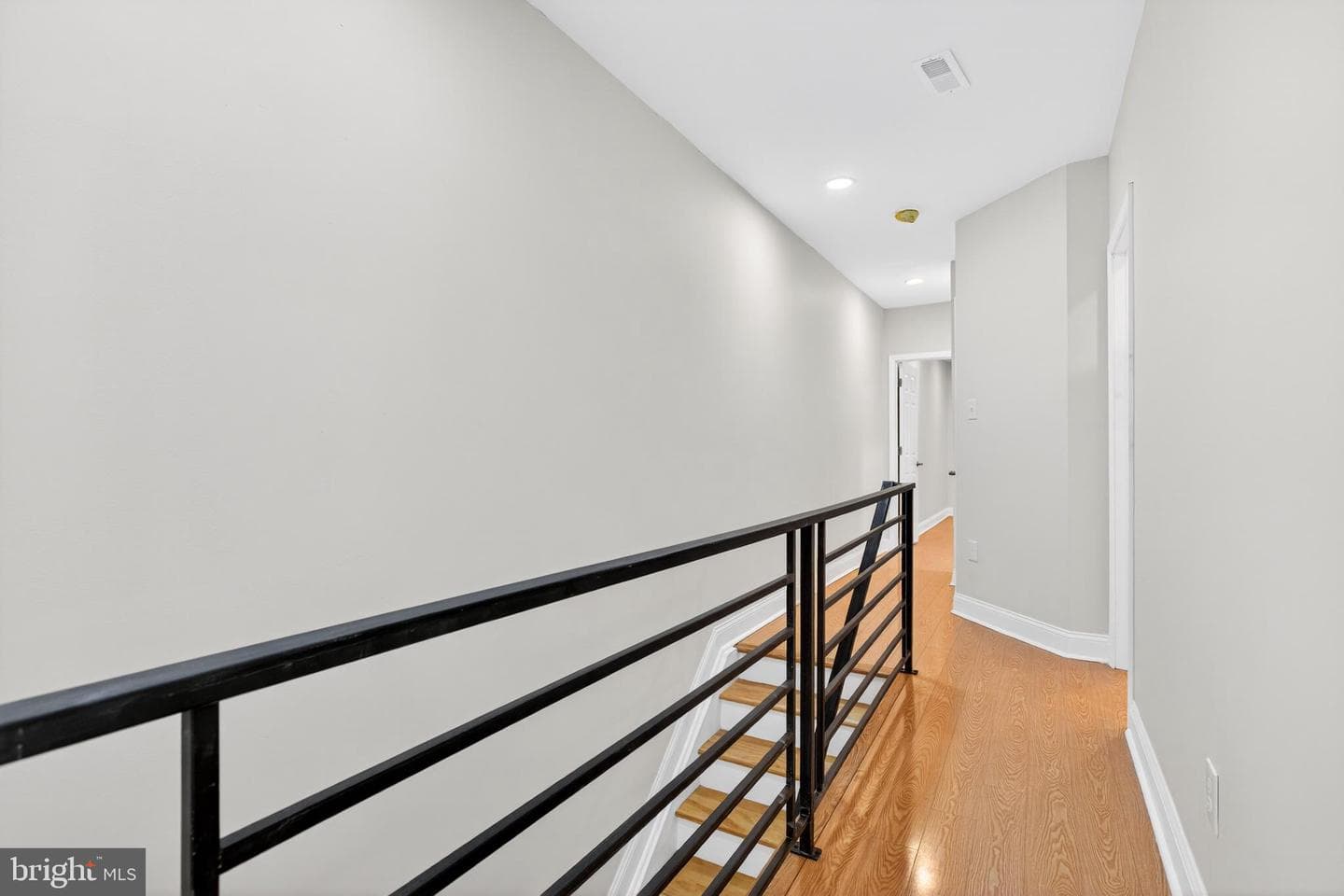 5965 Chester Avenue photo 22