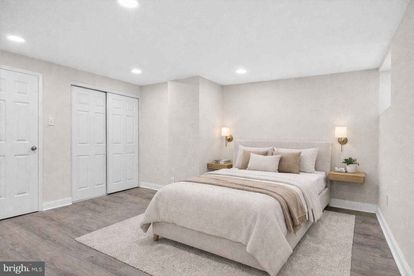 5965 Chester Avenue photo 35