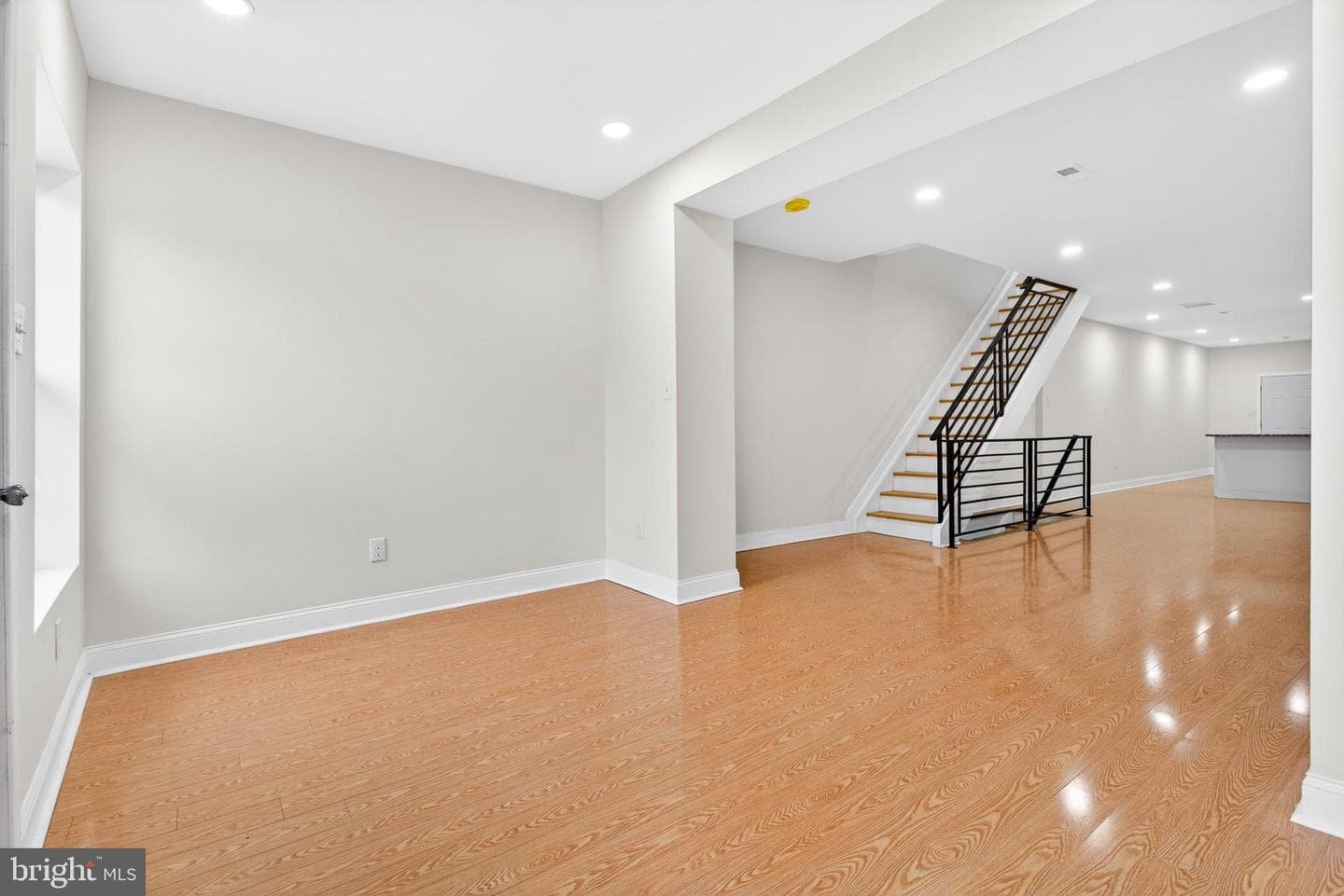 5965 Chester Avenue photo 6