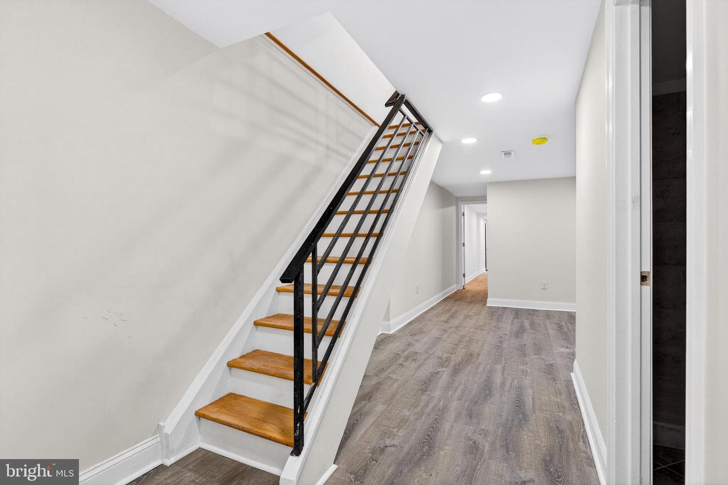 5965 Chester Avenue photo 8