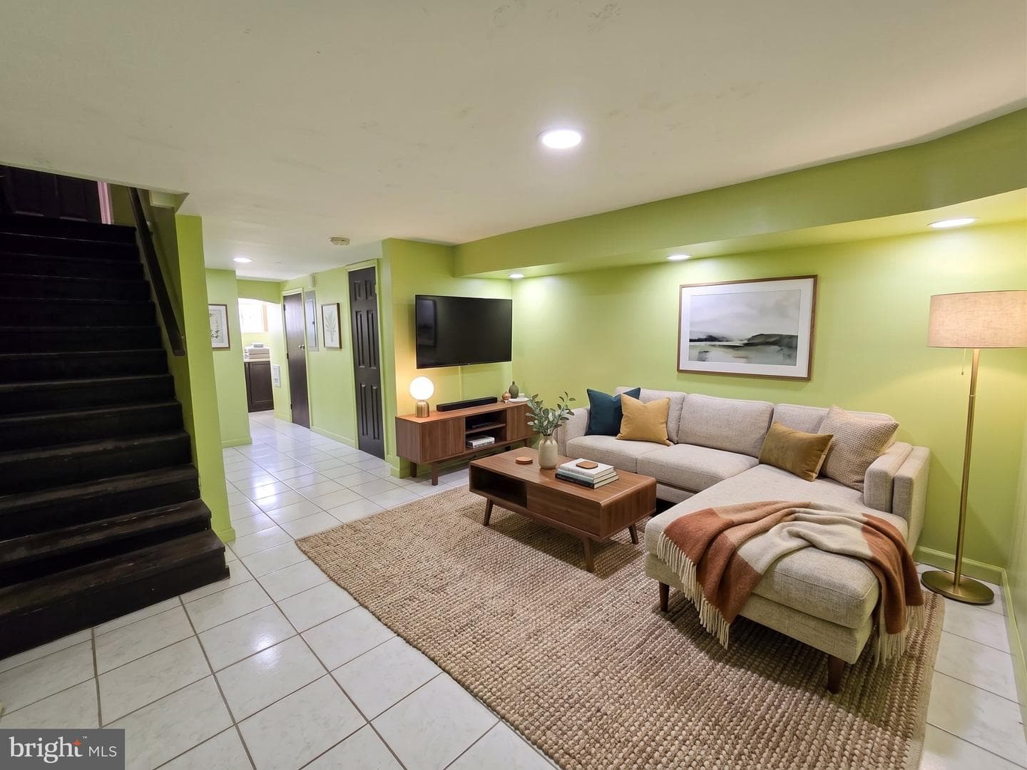 2107 W Somerset Street photo 5