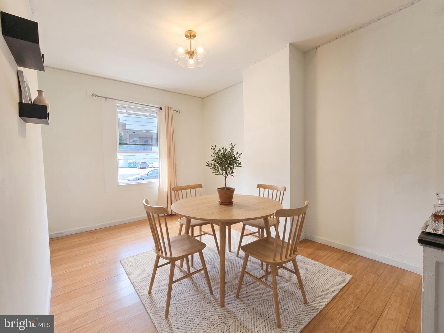 2107 W Somerset Street photo 6
