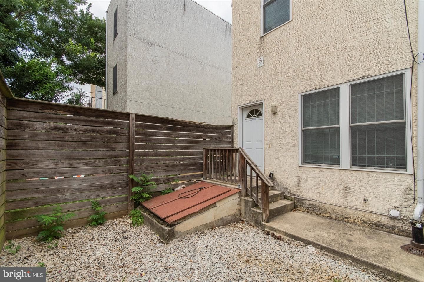 1702 Fontain Street photo 16