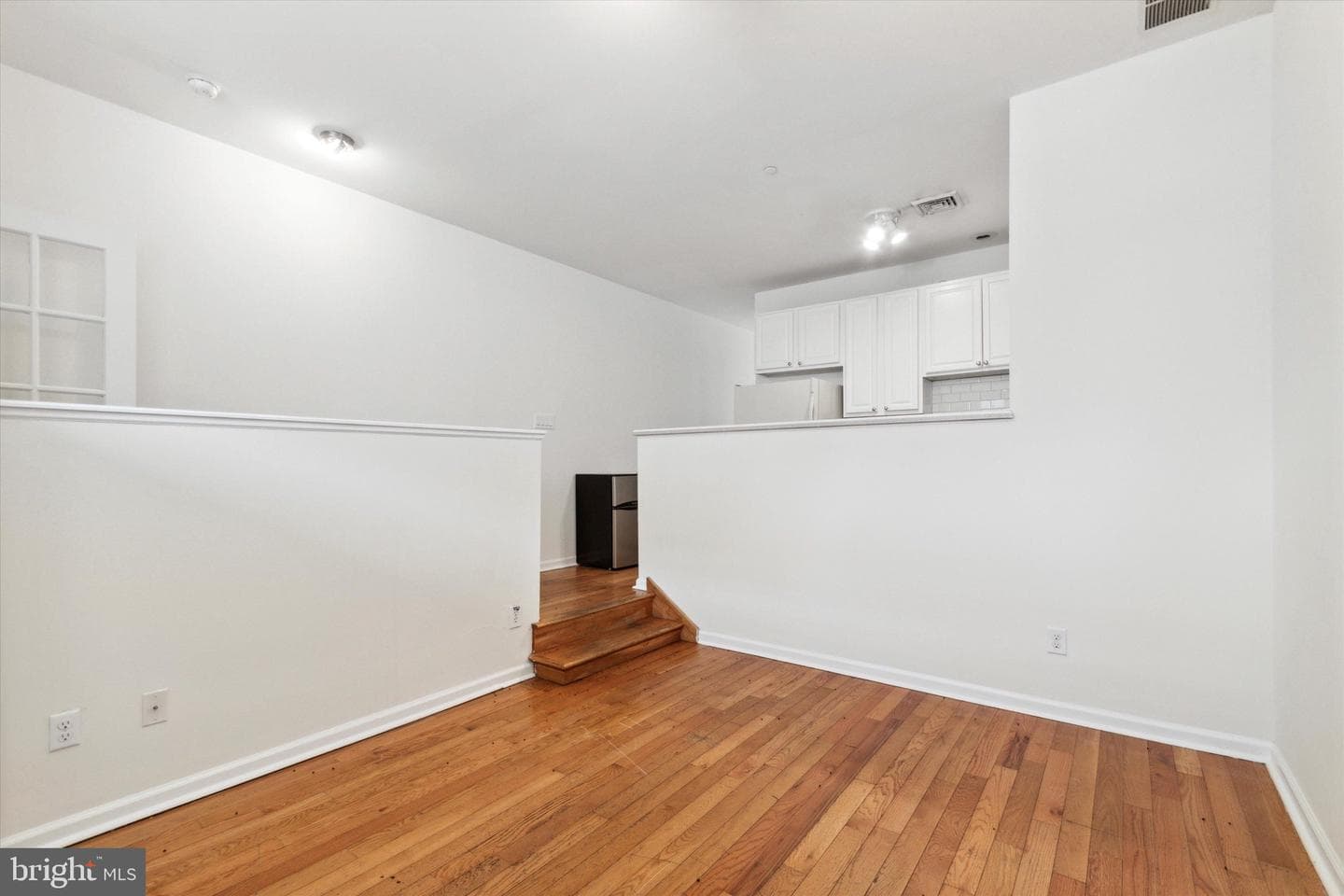 1702 Fontain Street photo 3