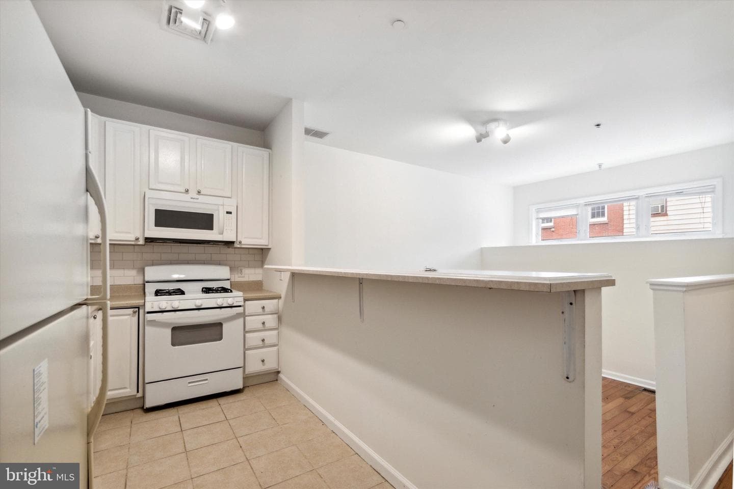 1702 Fontain Street photo 5