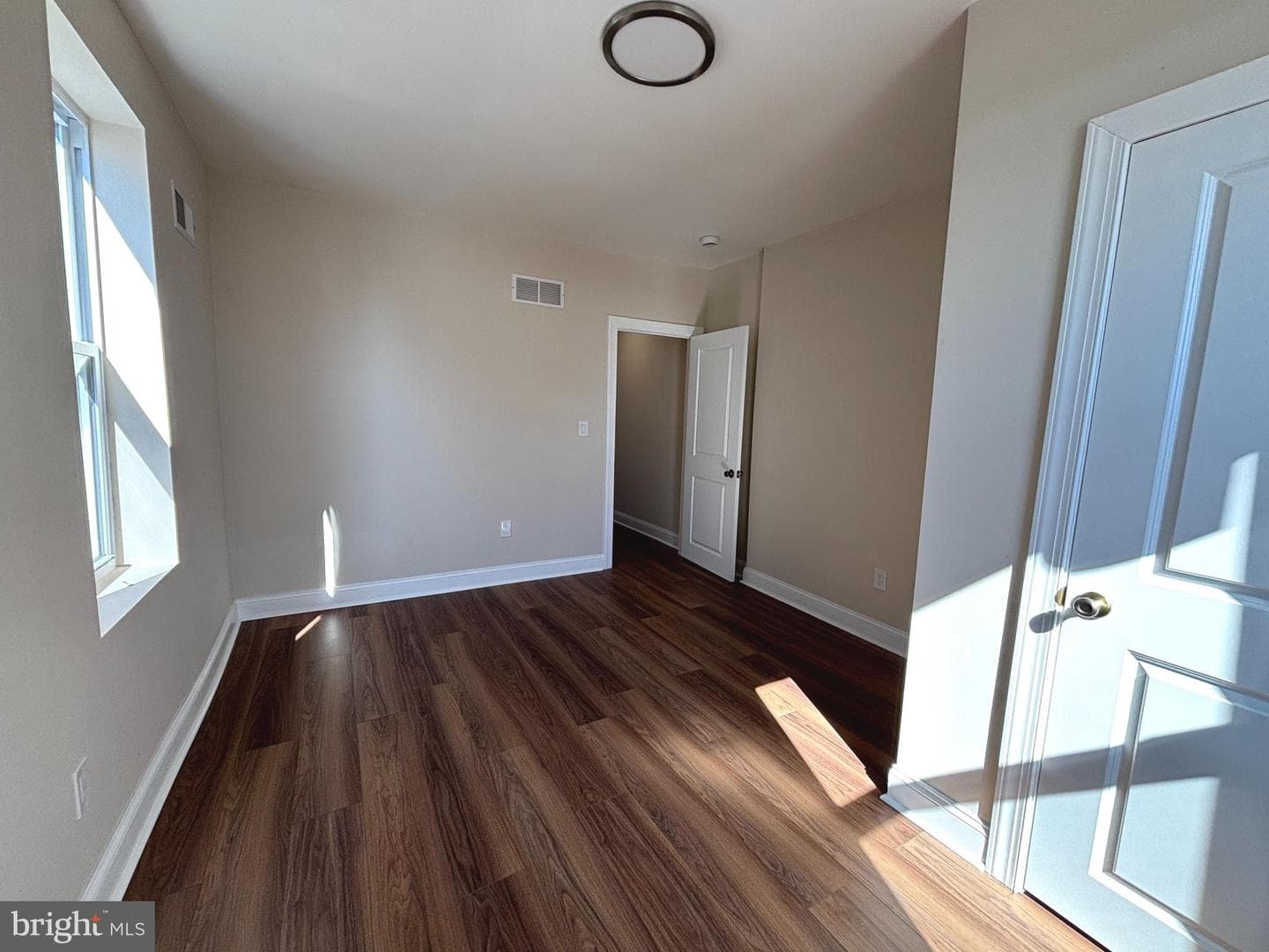 5650 Whitby photo 15