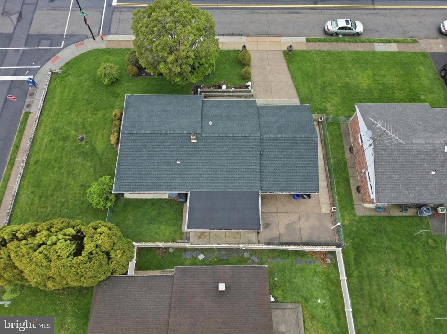 9701 Northeast Avenue photo 39