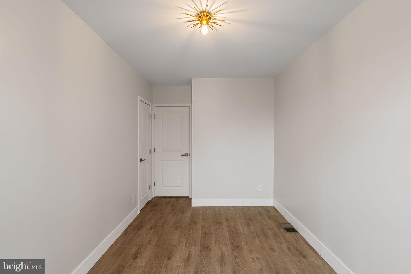 8546 Forrest Avenue photo 32