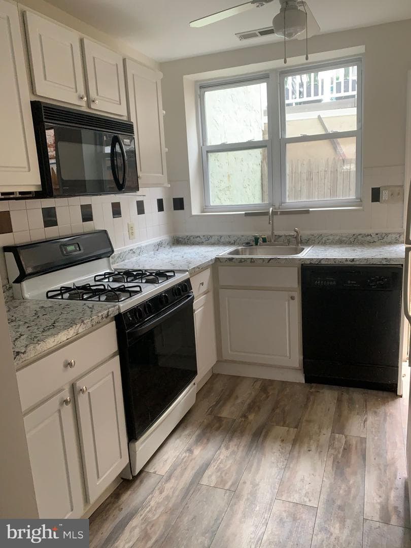 528 Fitzwater Street photo 4