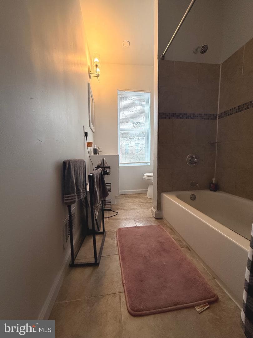 435 W Hansberry St photo 14