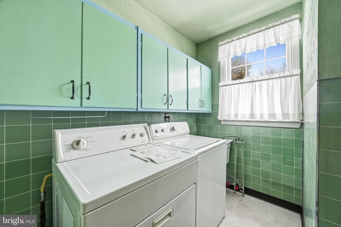 1445 Rhawn Street photo 20