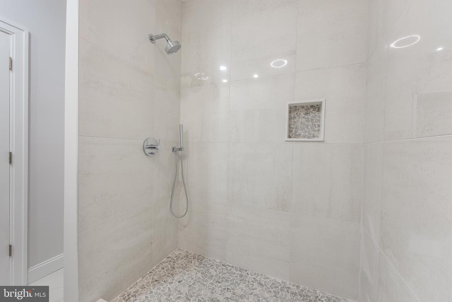 268 Dupont Street photo 23