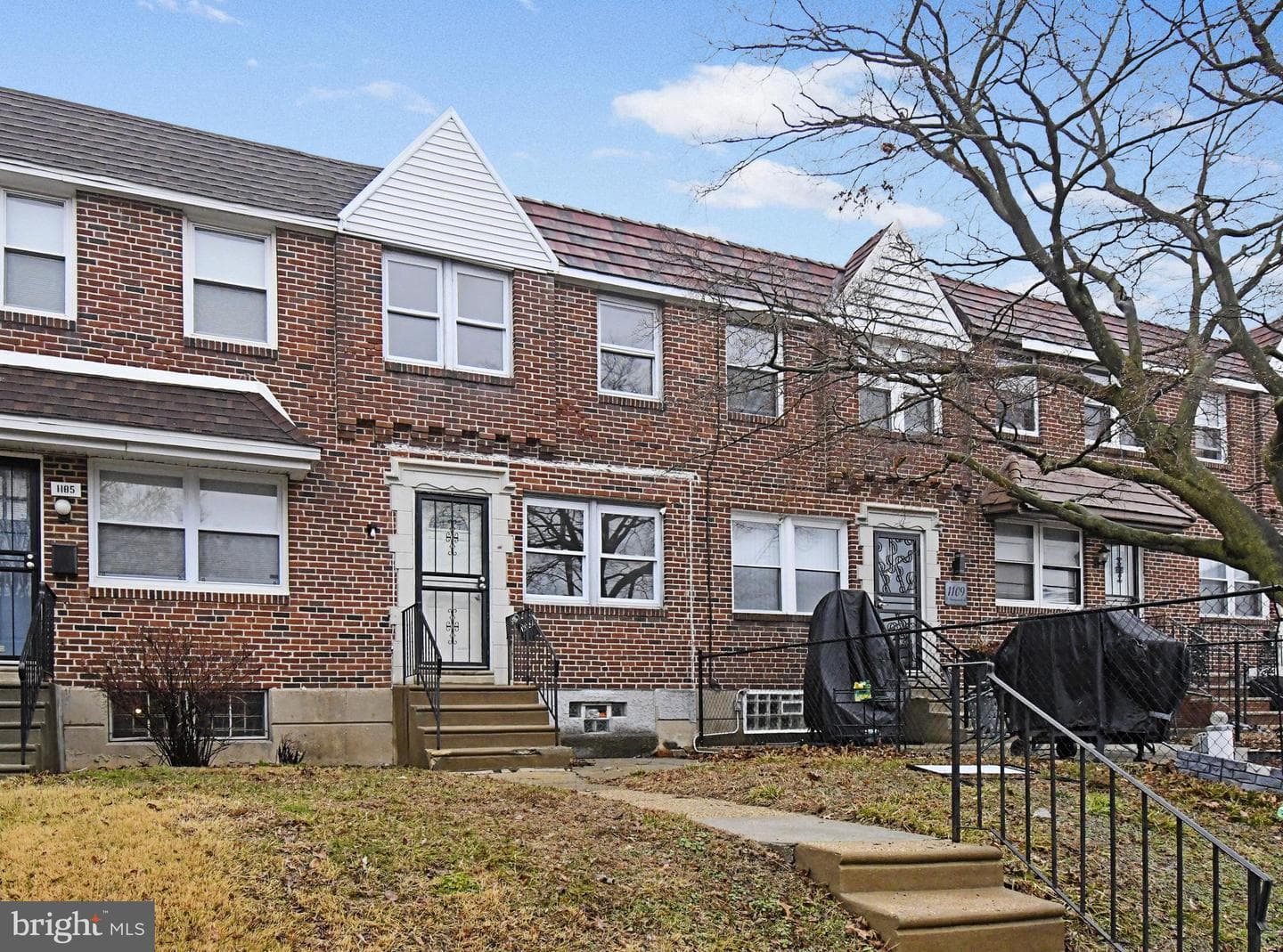 1107 E Sharpnack Street photo 6