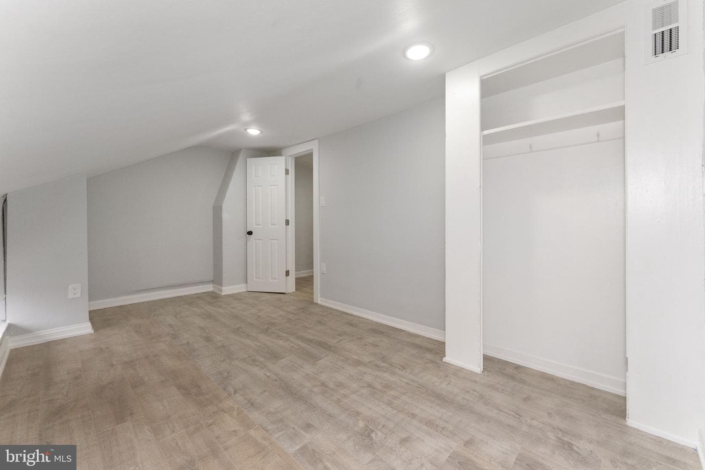 7701 Ridge Avenue photo 13