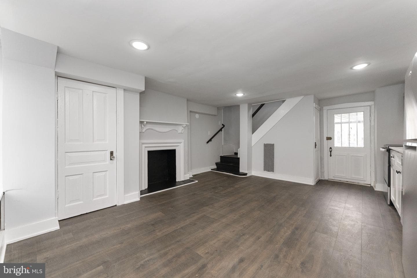 7701 Ridge Avenue photo 4