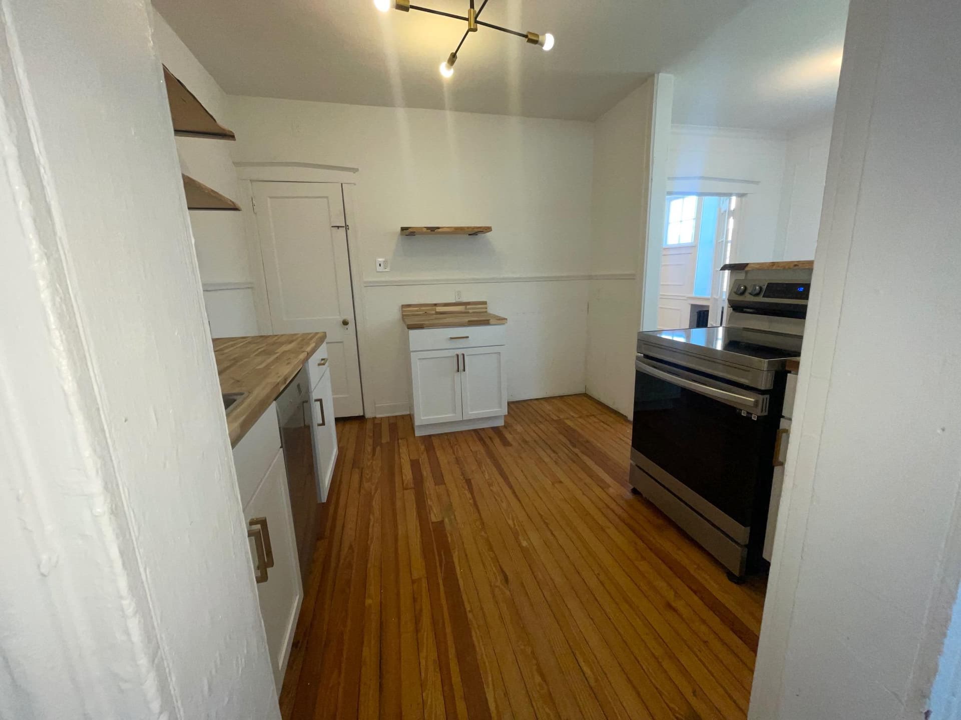 826 E Dorset Street photo 11