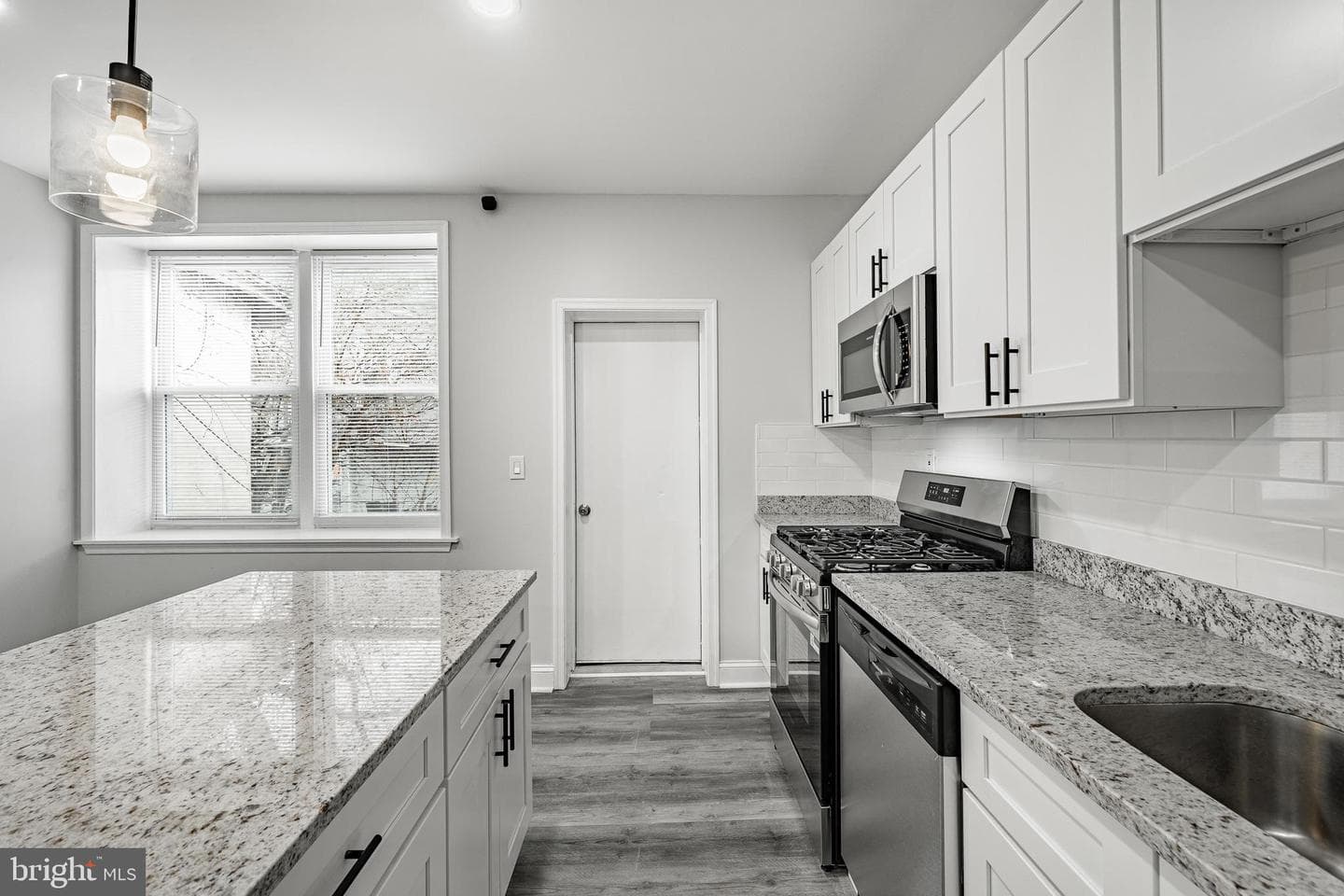 5302 Hadfield Street photo 11
