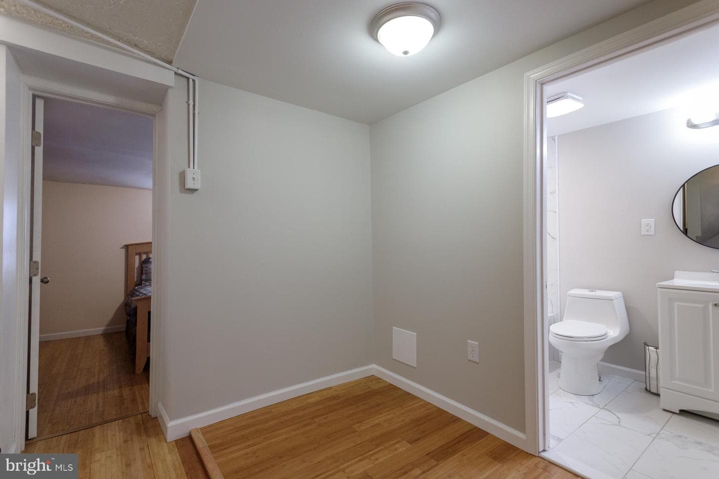 108 Roxborough Avenue photo 13
