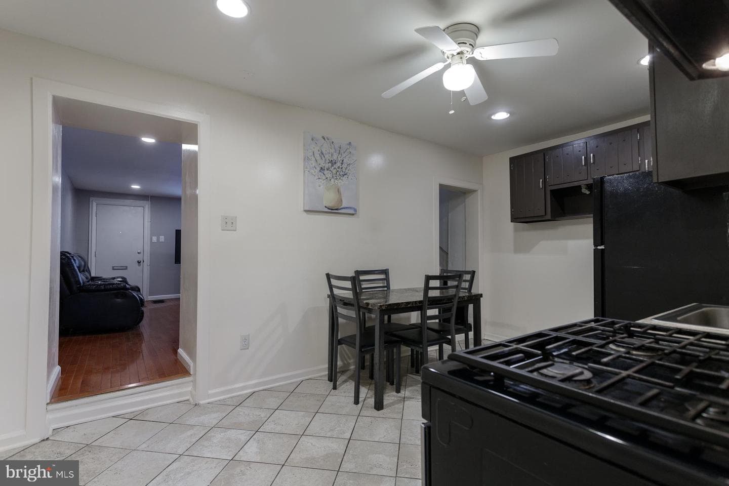 108 Roxborough Avenue photo 7