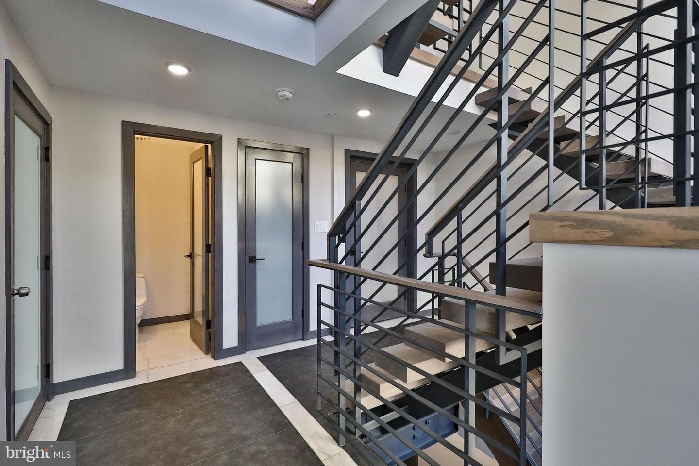 1022 Christian Street photo 4