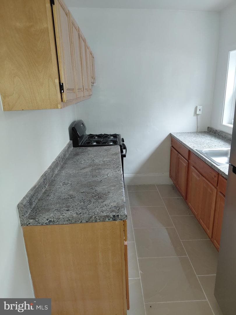 5052 Tacoma Street photo 2