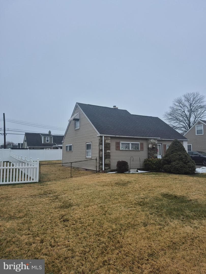 1002 Delray Street photo 3