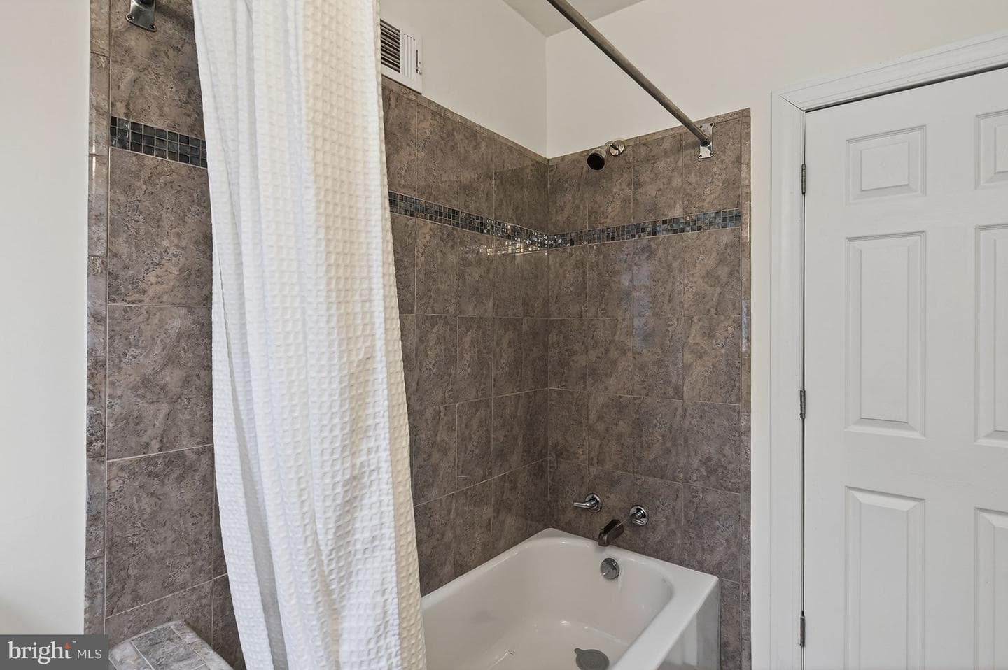 5110 Newhall Street photo 36