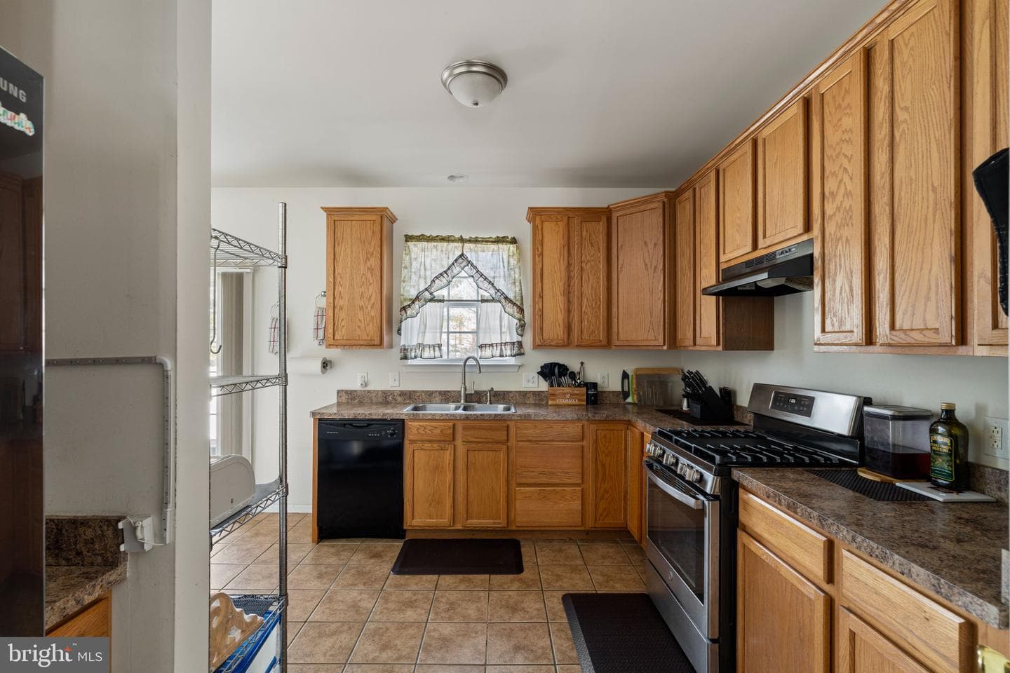 2719 Meyer Place photo 13