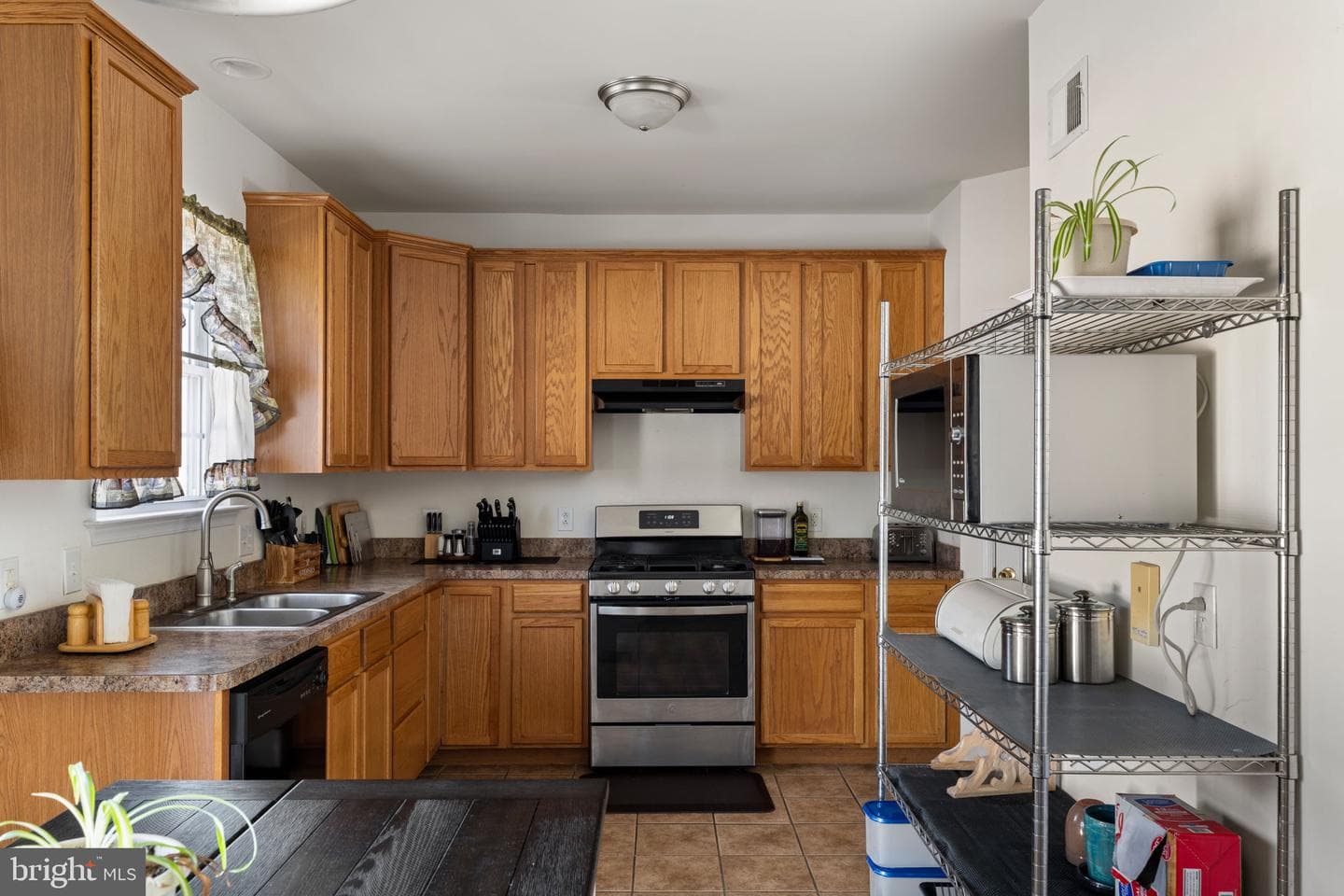 2719 Meyer Place photo 4